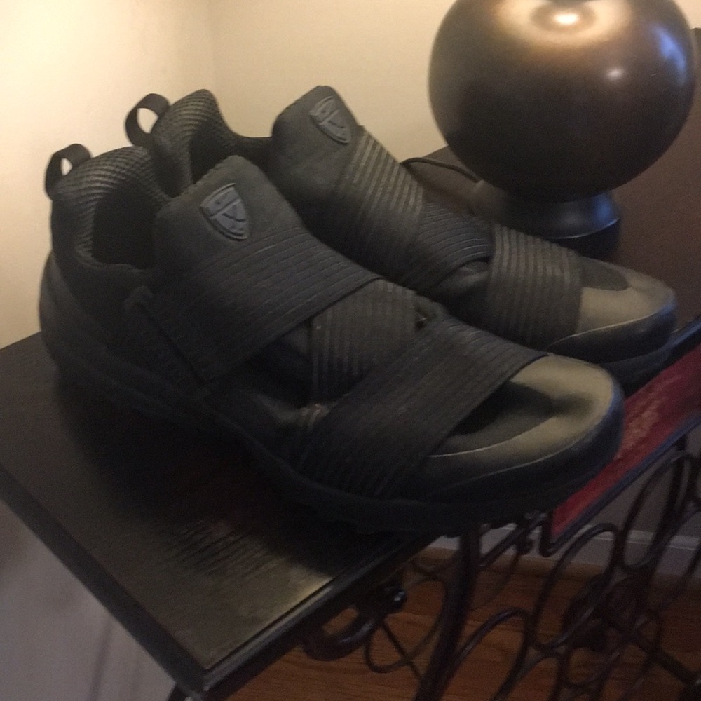 Nike Air Gimme Spike-less Golf Shoe Size 13